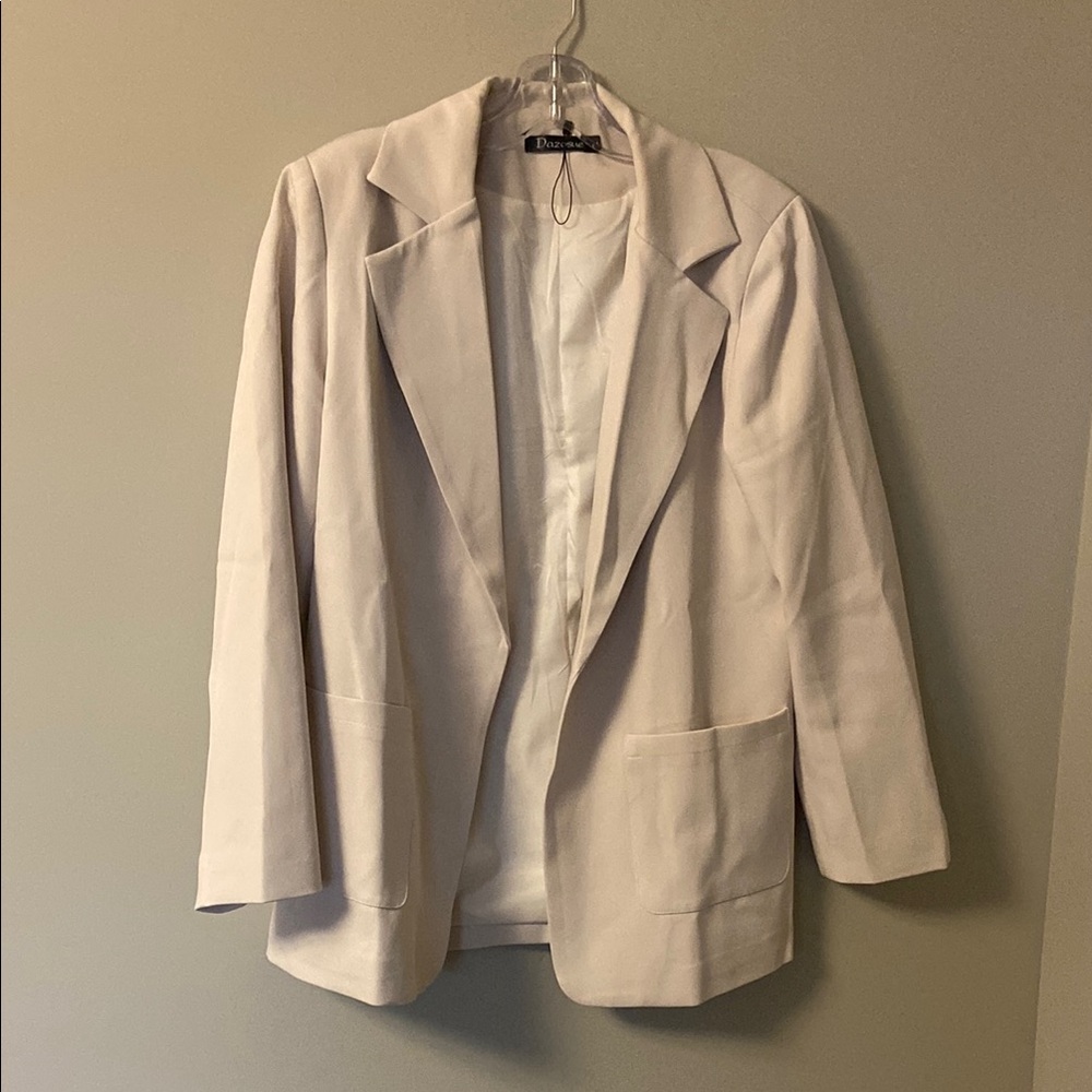 Cream Lightweight Blazer with Lapel Collar